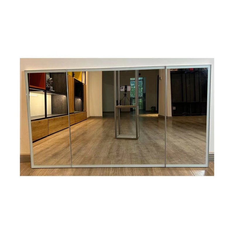 Puerta de armario de espejos inteligentes con refrigerador Todas las luces LED de aluminio tocan luces de desincronización abiertas