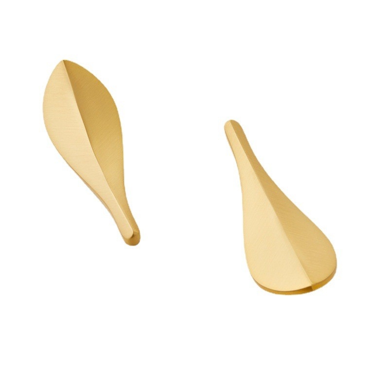 Nordic Brass Glod Leaves Cabinet Door Wardrobe Handle 2pares Muebles Mano del pulsador Doble agujero fijo Equipado con tornillo